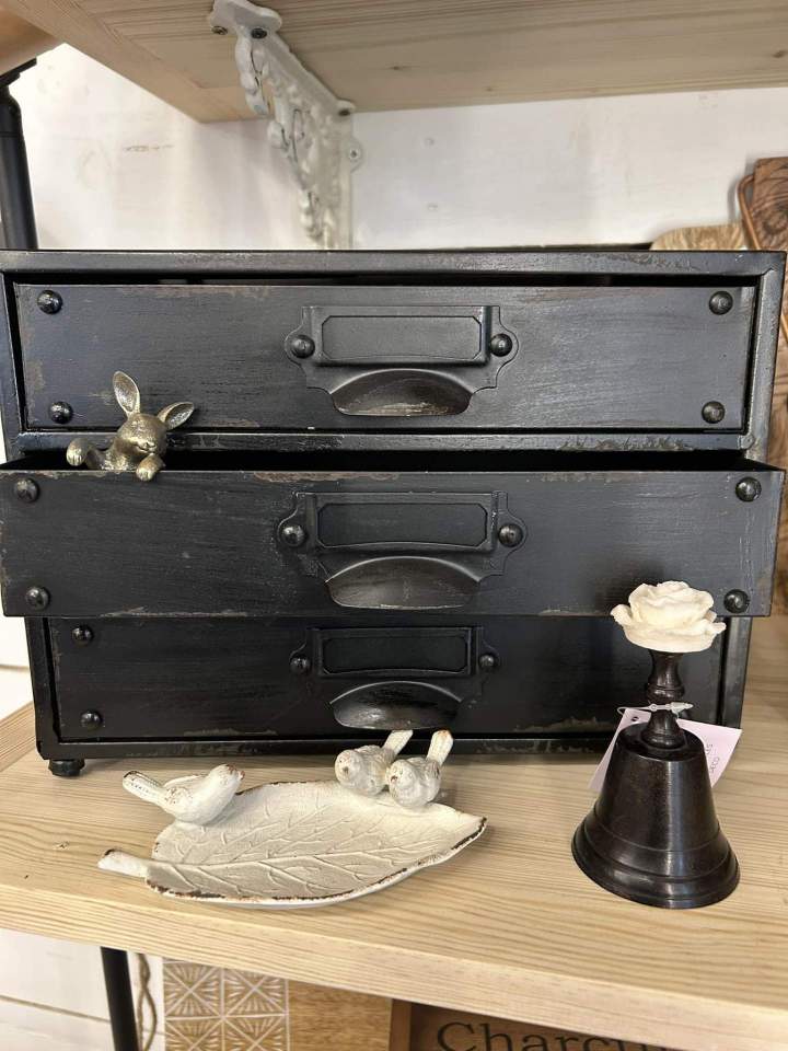 Petit meuble Saugues